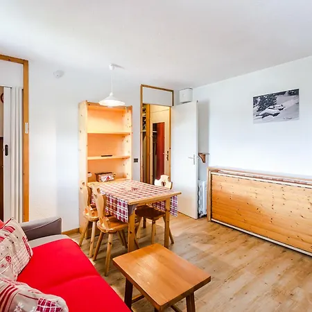 Renove 3 Pers, Balcon Sud, Au Pied Des Commerces Et Pres Des Pistes - Fr-1-329-4 *