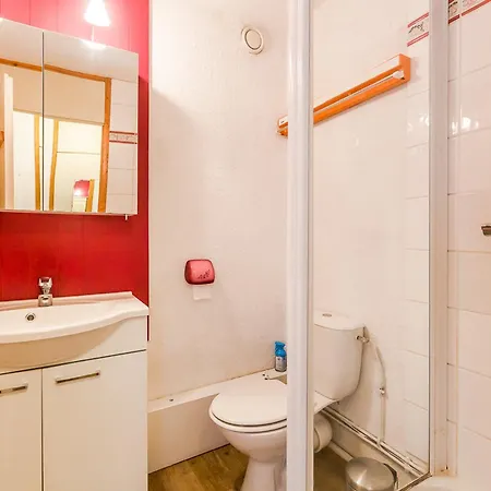 Renove 3 Pers, Balcon Sud, Au Pied Des Commerces Et Pres Des Pistes - Fr-1-329-4 *